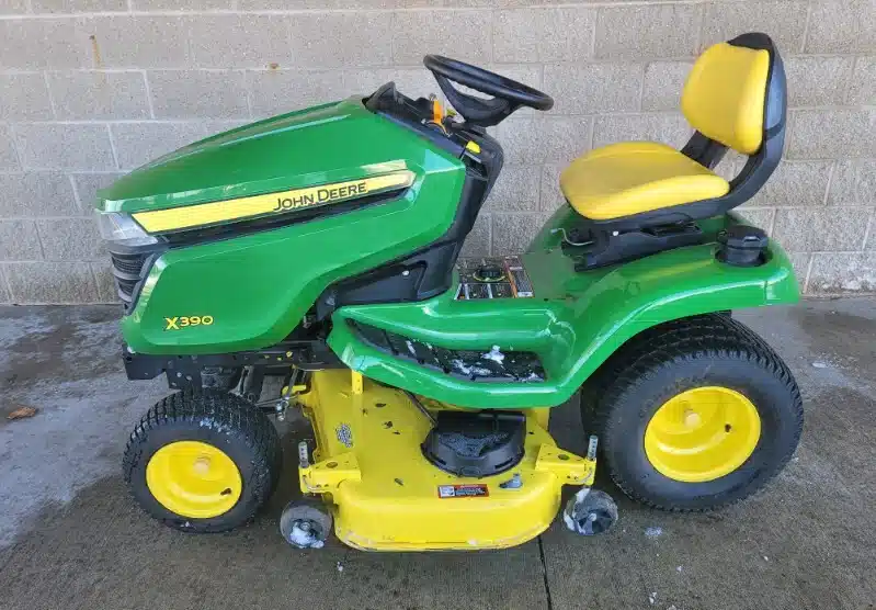 Gallery image 1 for 2017 John Deere X390 Lawn Tractor
