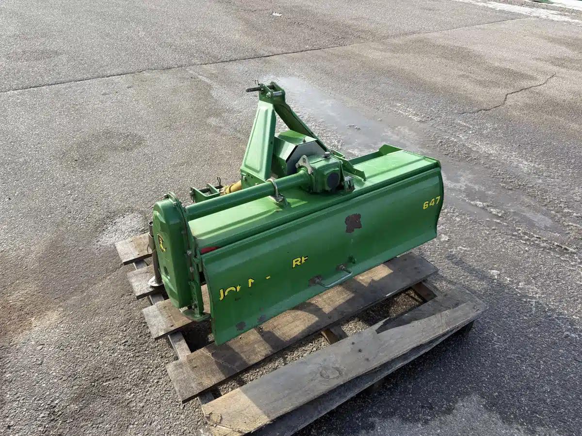 John Deere 647 Attachment