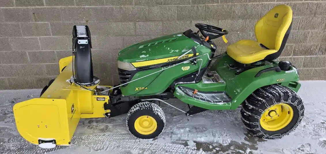 Gallery image 1 for 2020 John Deere X584 Lawn Tractor