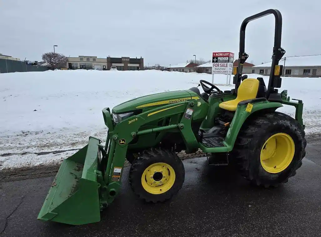 Gallery image 2 for 2022 John Deere 3032E Tractor