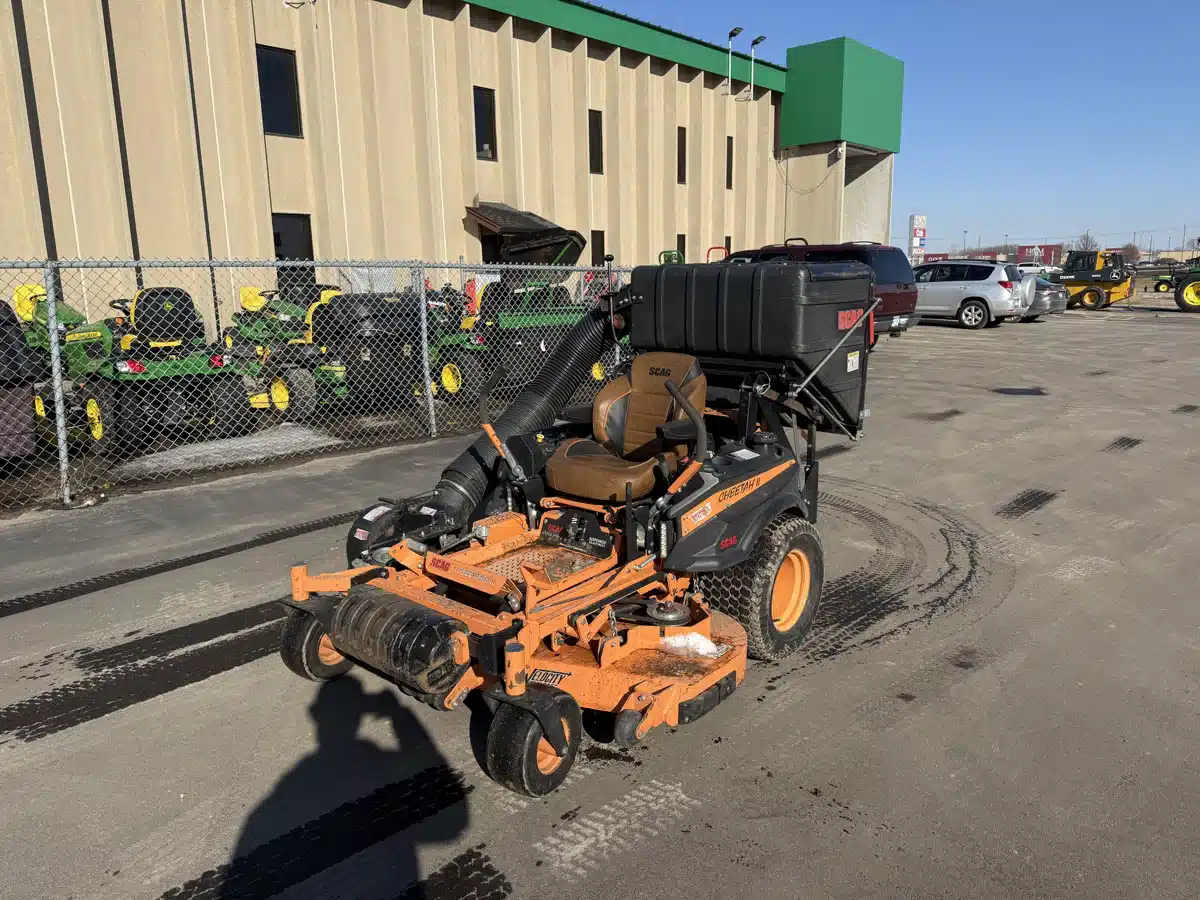 Gallery image 2 for 2022 Scag SCZII-61V-38FX-EFI Mower - Zero Turn