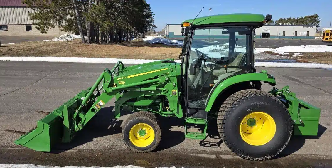 Gallery image 1 for 2024 John Deere 4052R Tractor
