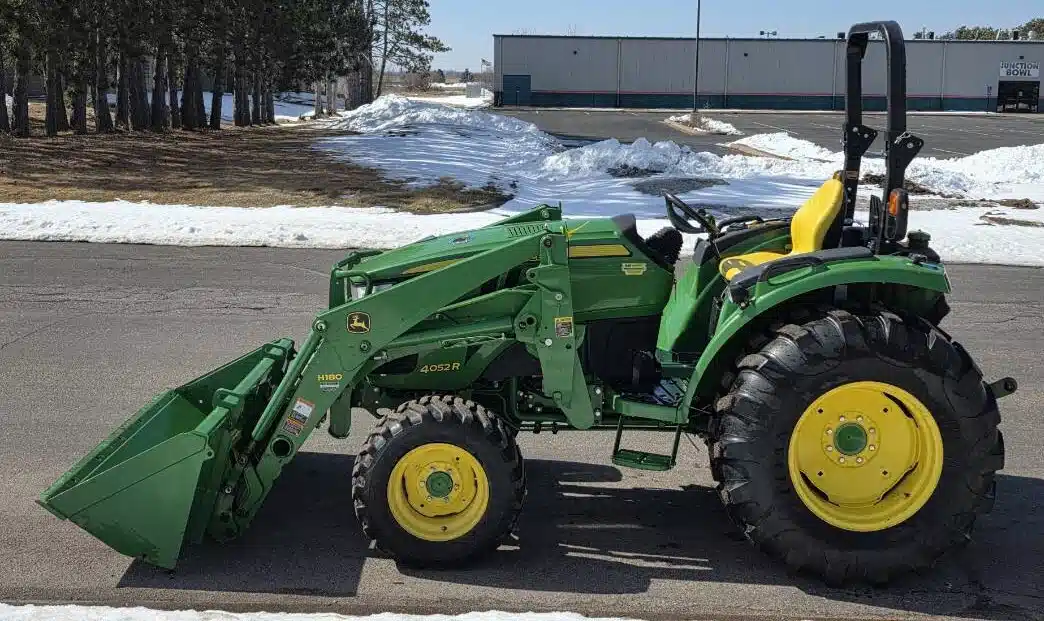 Gallery image 1 for 2015 John Deere 4052R Tractor