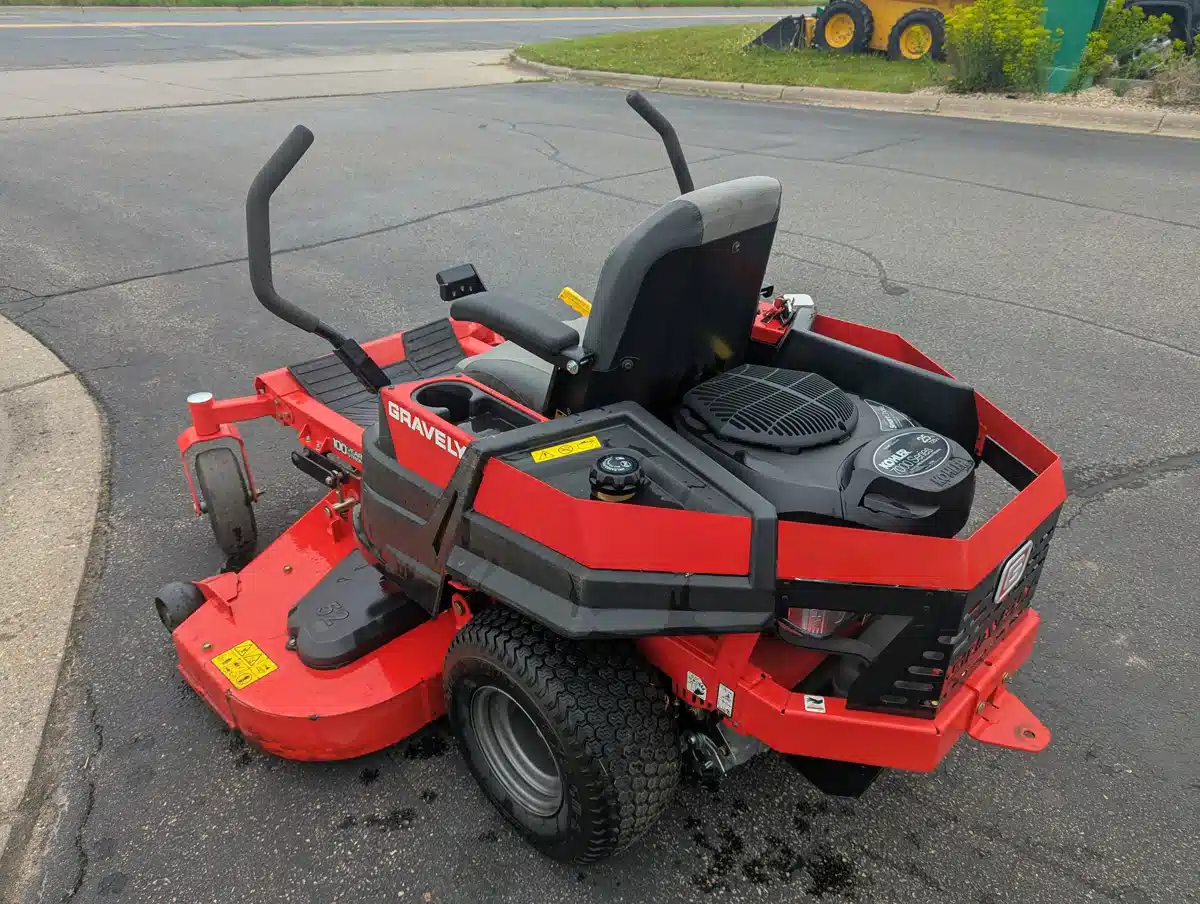 Used 2016 Gravely 915174 ZTX 52 Mower - Zero Turn | AgDealer