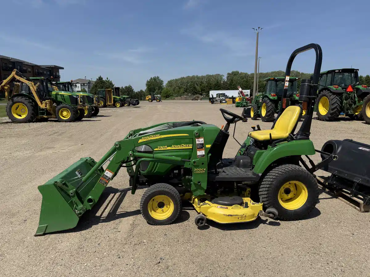 Gallery image 2 for 2009 John Deere 2305 Tractor