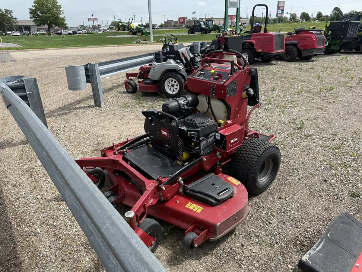 Photo de la Galerie 2 pour 2018 Toro GRANDSTAND Tondeuse à rayon de braquage zéro