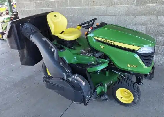 Gallery image 2 for 2025 John Deere X380 Lawn Tractor