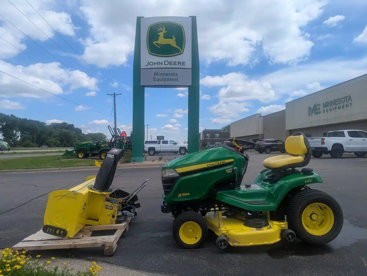 Photo de la Galerie 1 pour 2018 John Deere X394 Tracteur à pelouse