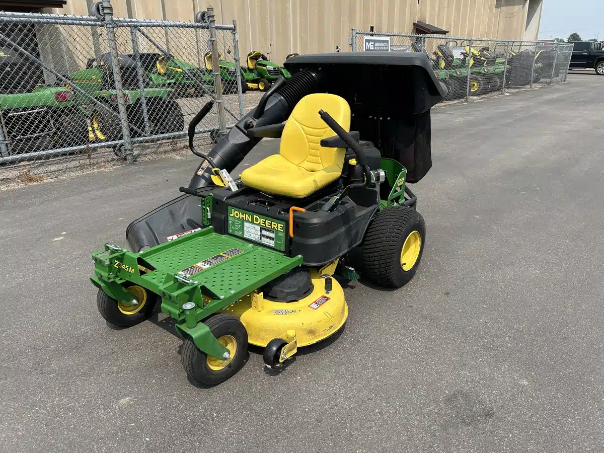 Gallery image 2 for 2017 John Deere Z345M Mower - Zero Turn