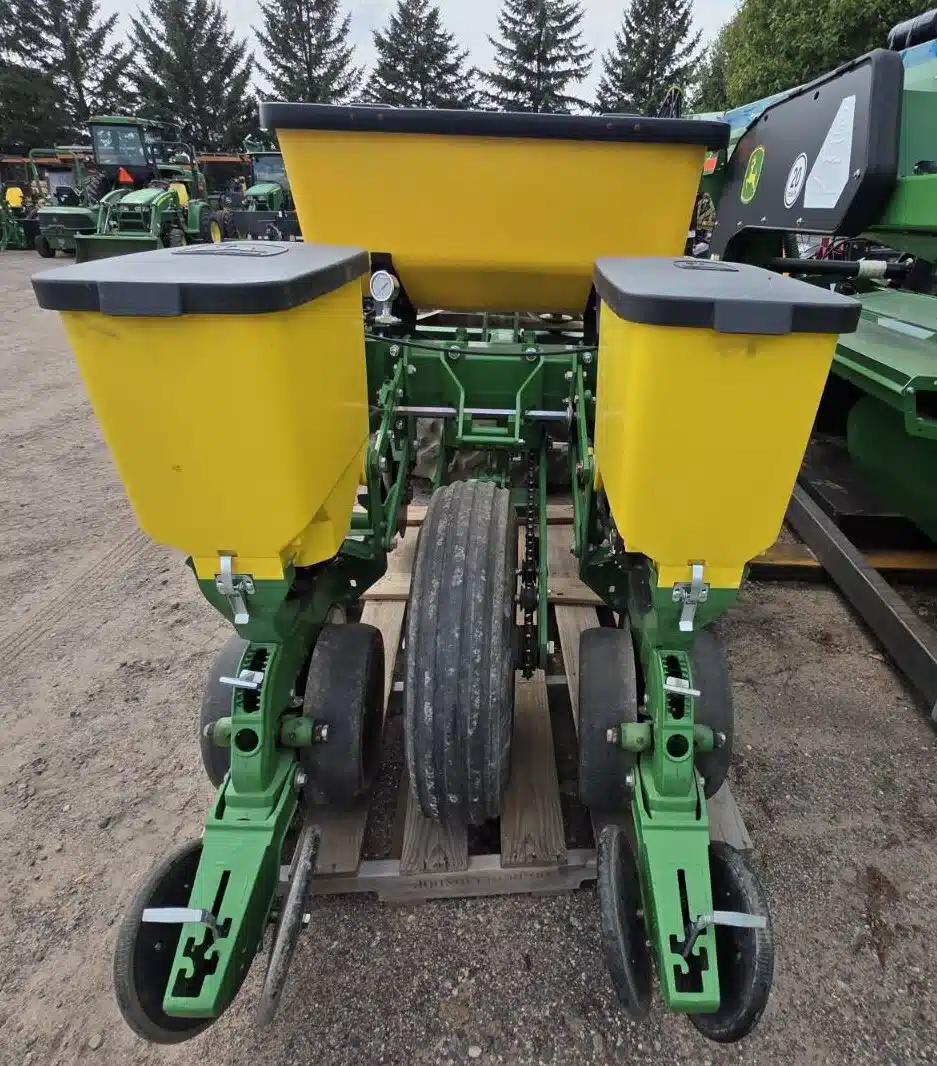 Gallery image 2 for John Deere TWO ROW CORN PLANTER- 3PT Planter