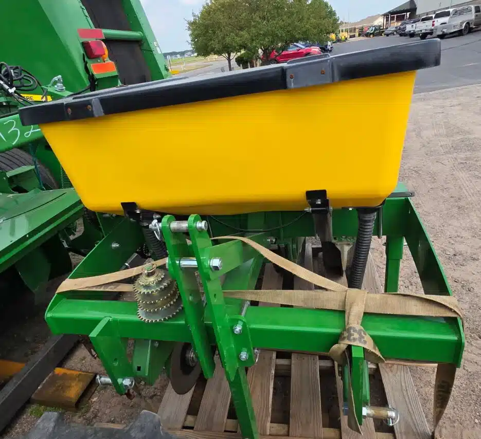 Gallery image 1 for John Deere TWO ROW CORN PLANTER- 3PT Planter