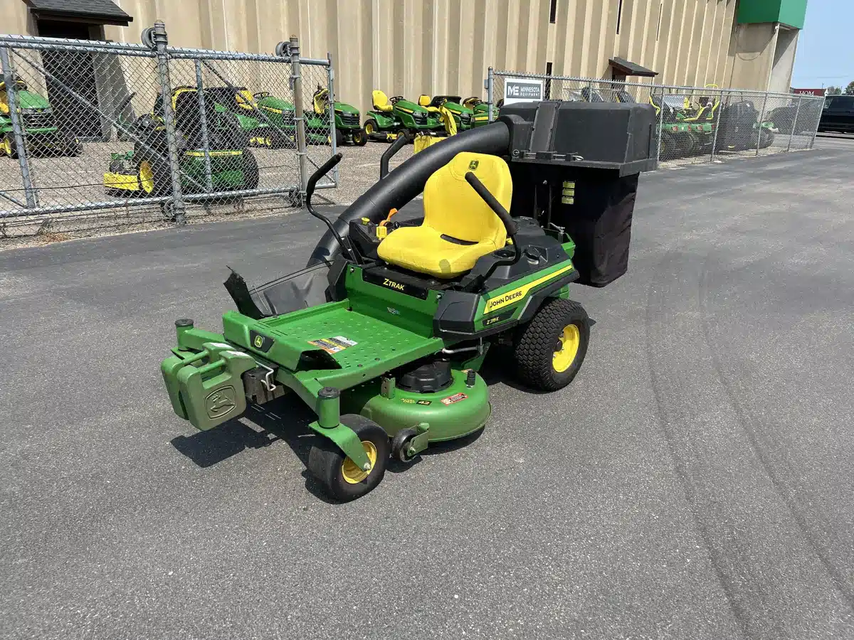 Gallery image 2 for 2022 John Deere Z315E Mower - Zero Turn