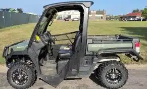 Photo de la Galerie 1 pour 2023 John Deere XUV 835M Véhicule utilitaire