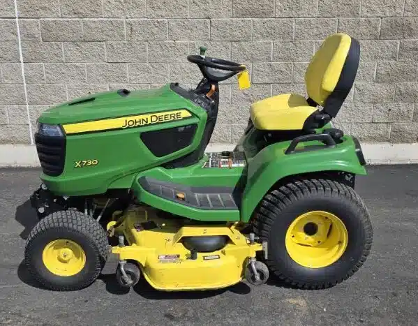 Gallery image 1 for 2016 John Deere X730 Lawn Tractor
