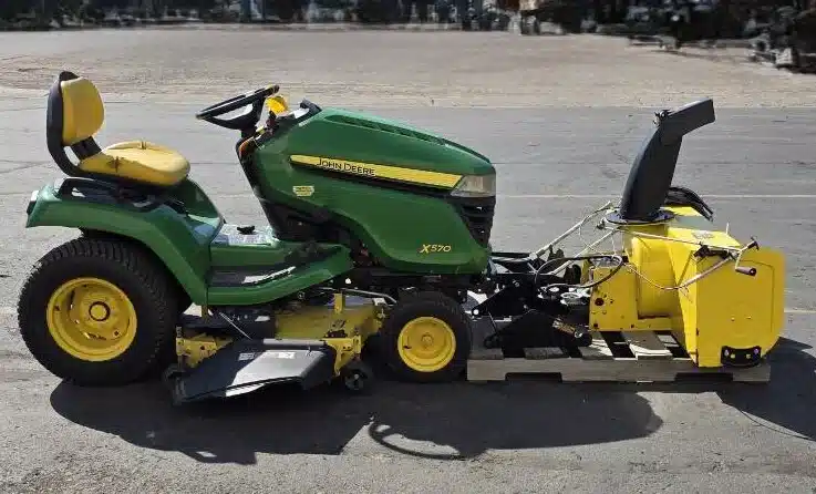 Gallery image 2 for 2016 John Deere X570 Lawn Tractor