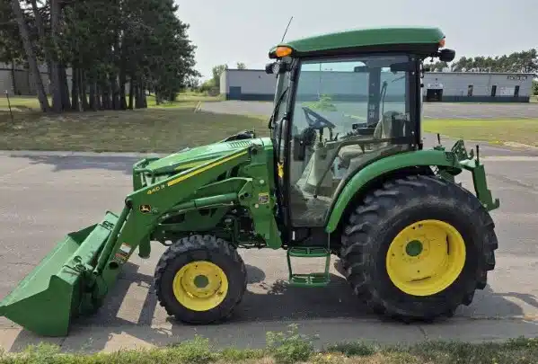 Gallery image 1 for 2023 John Deere 4052R Tractor