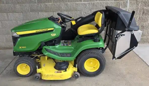 Gallery image 1 for 2018 John Deere X380 Lawn Tractor