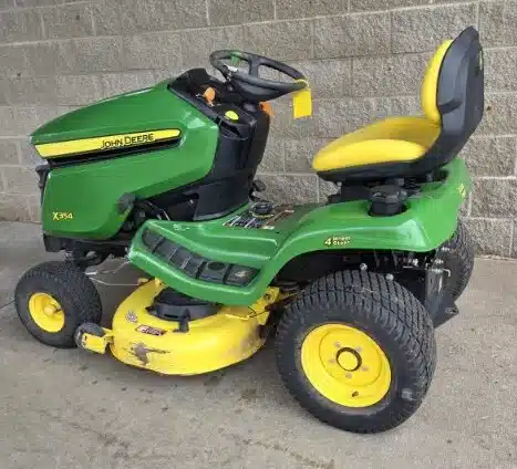 Photo de la Galerie 2 pour 2020 John Deere X354 Tracteur à pelouse