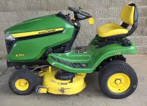Photo de la Galerie 1 pour 2020 John Deere X354 Tracteur à pelouse