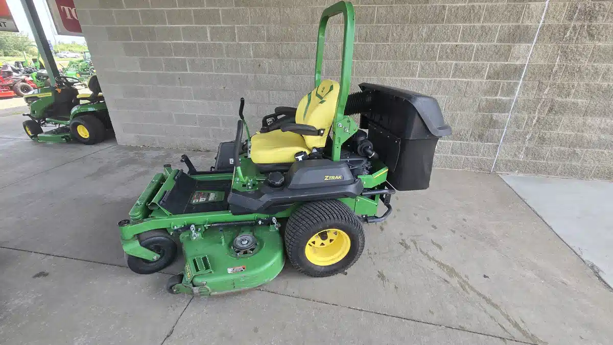 Gallery image 1 for 2022 John Deere Z740R Mower - Zero Turn