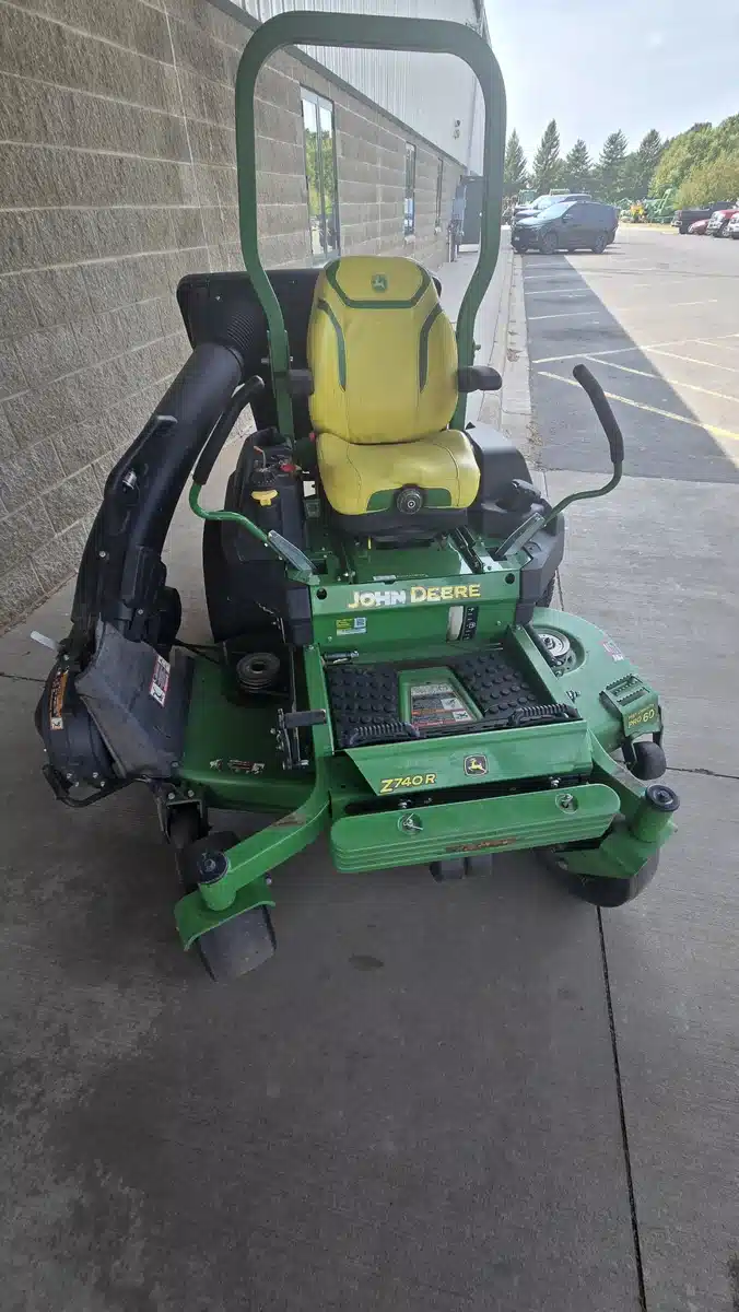 Gallery image 2 for 2022 John Deere Z740R Mower - Zero Turn