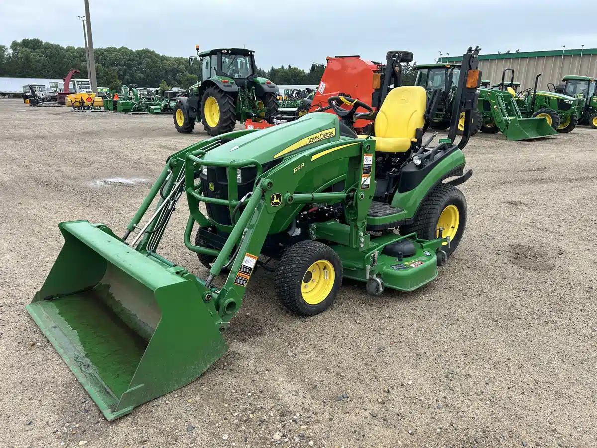 Photo de la Galerie 2 pour 2019 John Deere 1025R Tracteur