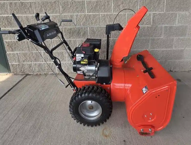 Gallery image 2 for 2019 Ariens DELUX 28 921046 Snow Blower