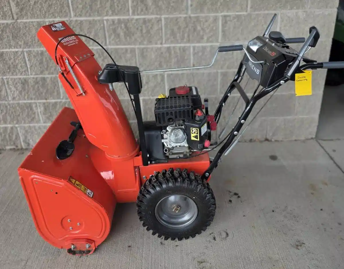 Gallery image 1 for 2019 Ariens DELUX 28 921046 Snow Blower