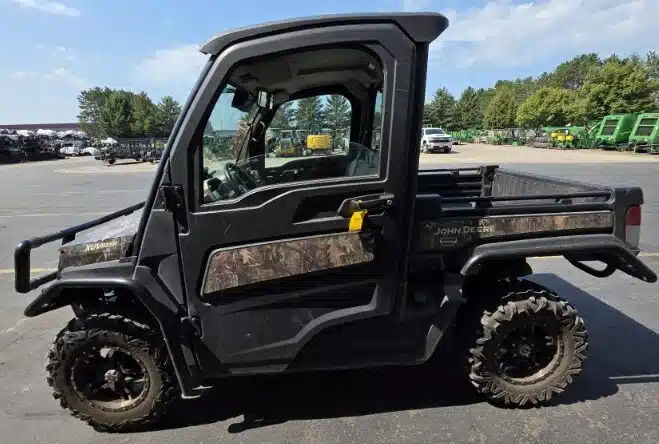 Gallery image 1 for 2022 John Deere XUV 835R Utility Vehicle