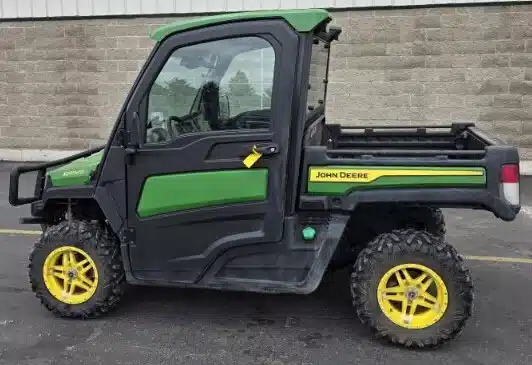 Gallery image 1 for 2022 John Deere XUV865R Diesel Premium Cab Utility Vehicle