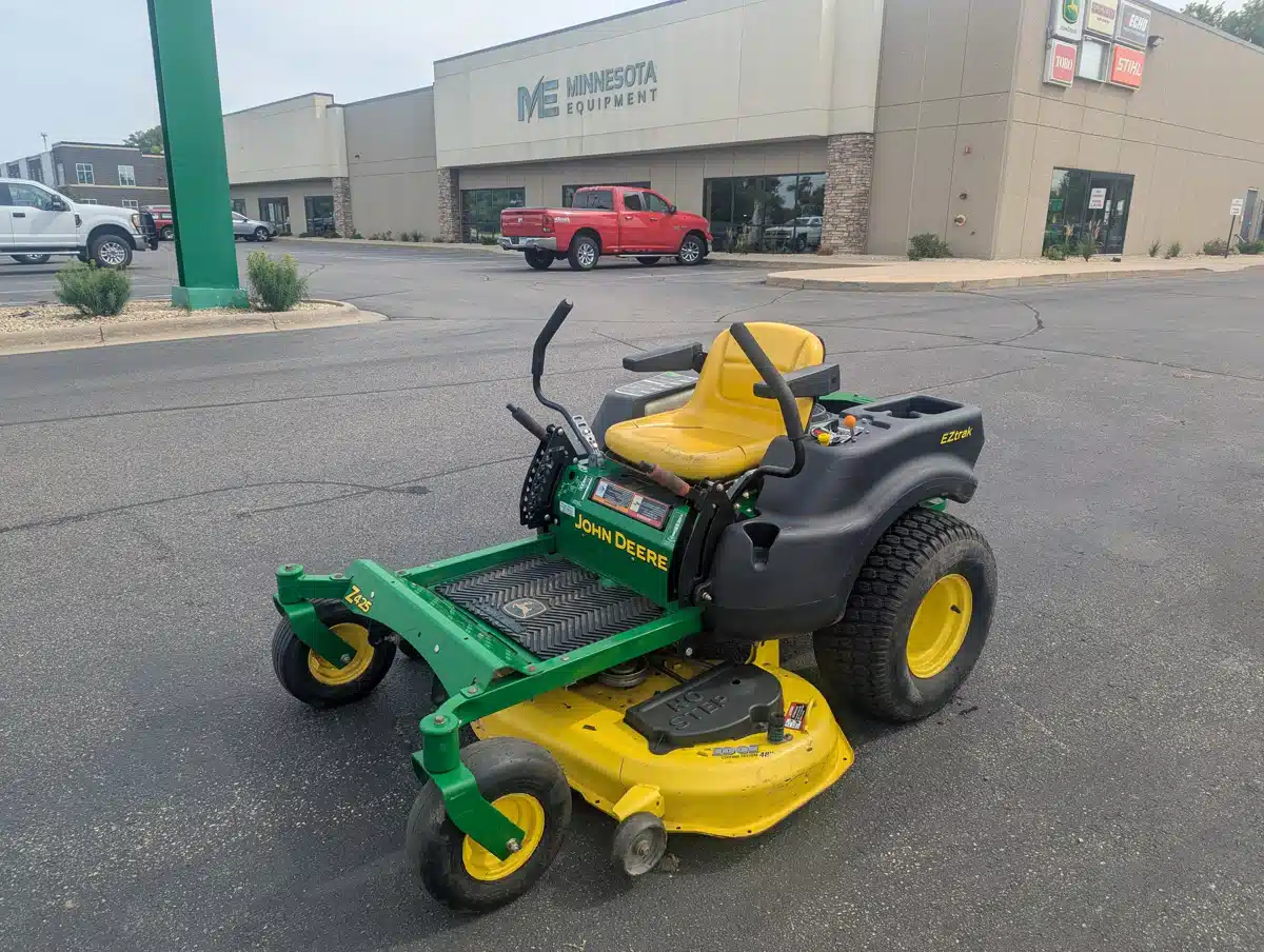 Gallery image 2 for 2010 John Deere Z425 Mower - Zero Turn