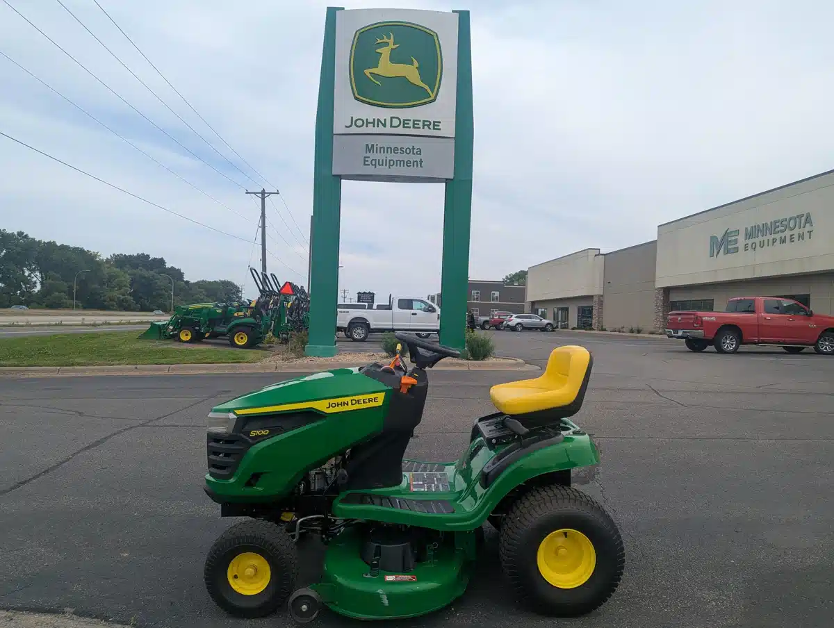 Gallery image 1 for 2023 John Deere S100 Lawn Tractor