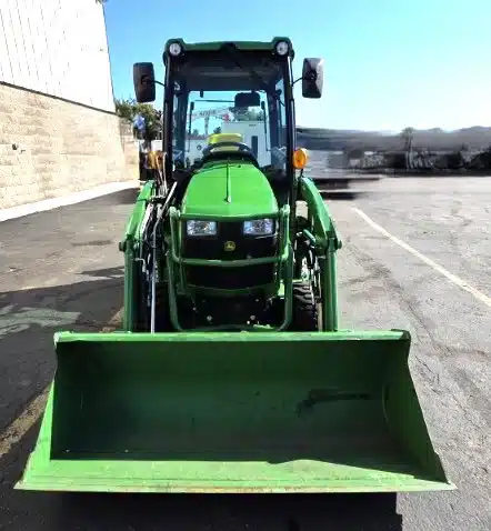Photo de la Galerie 2 pour 2019 John Deere 1025R Tracteur