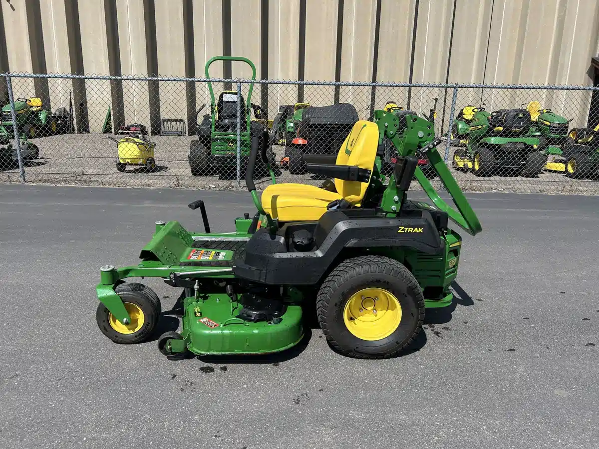 Gallery image 1 for 2022 John Deere Z530M Mower - Zero Turn