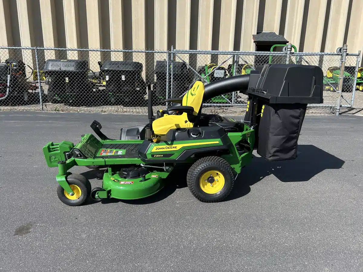Gallery image 1 for 2026 John Deere Z320R Mower - Zero Turn