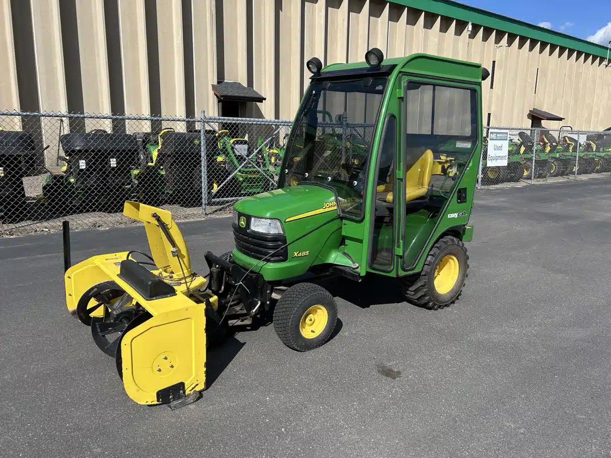 Photo de la Galerie 2 pour 2004 John Deere X485 Tracteur à pelouse