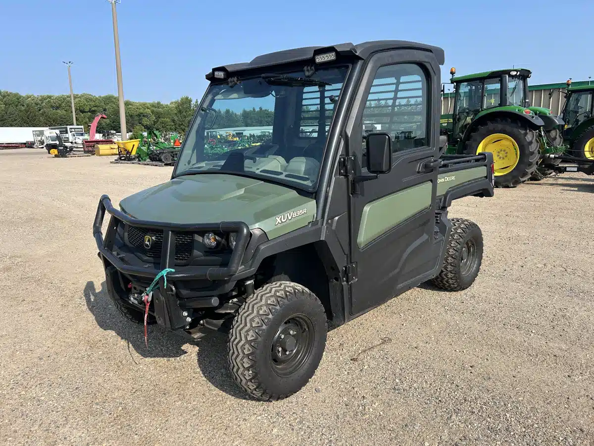 Photo de la Galerie 2 pour 2019 John Deere XUV835R Premium Cab Véhicule utilitaire