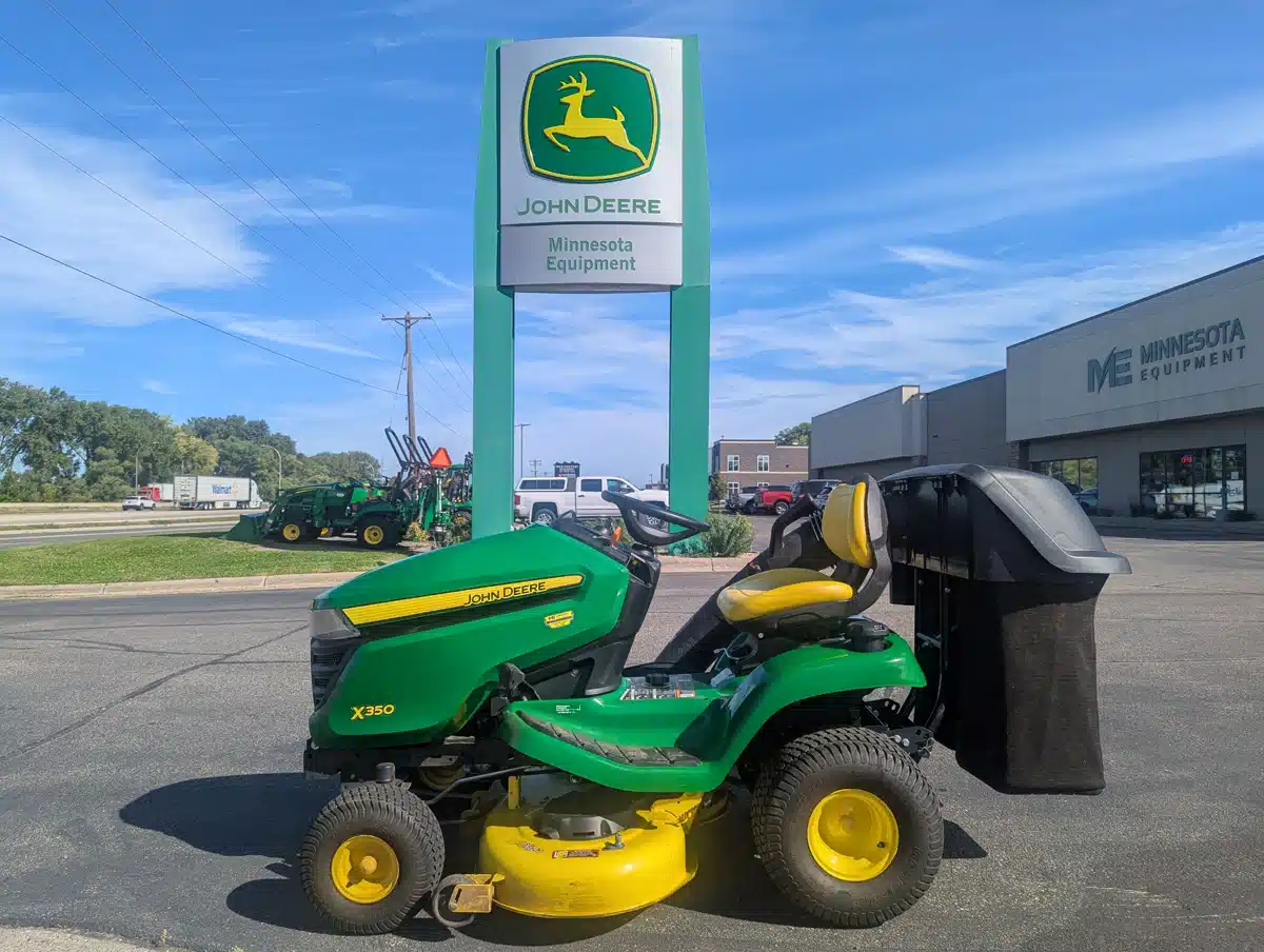 Gallery image 1 for 2020 John Deere X350 Lawn Tractor
