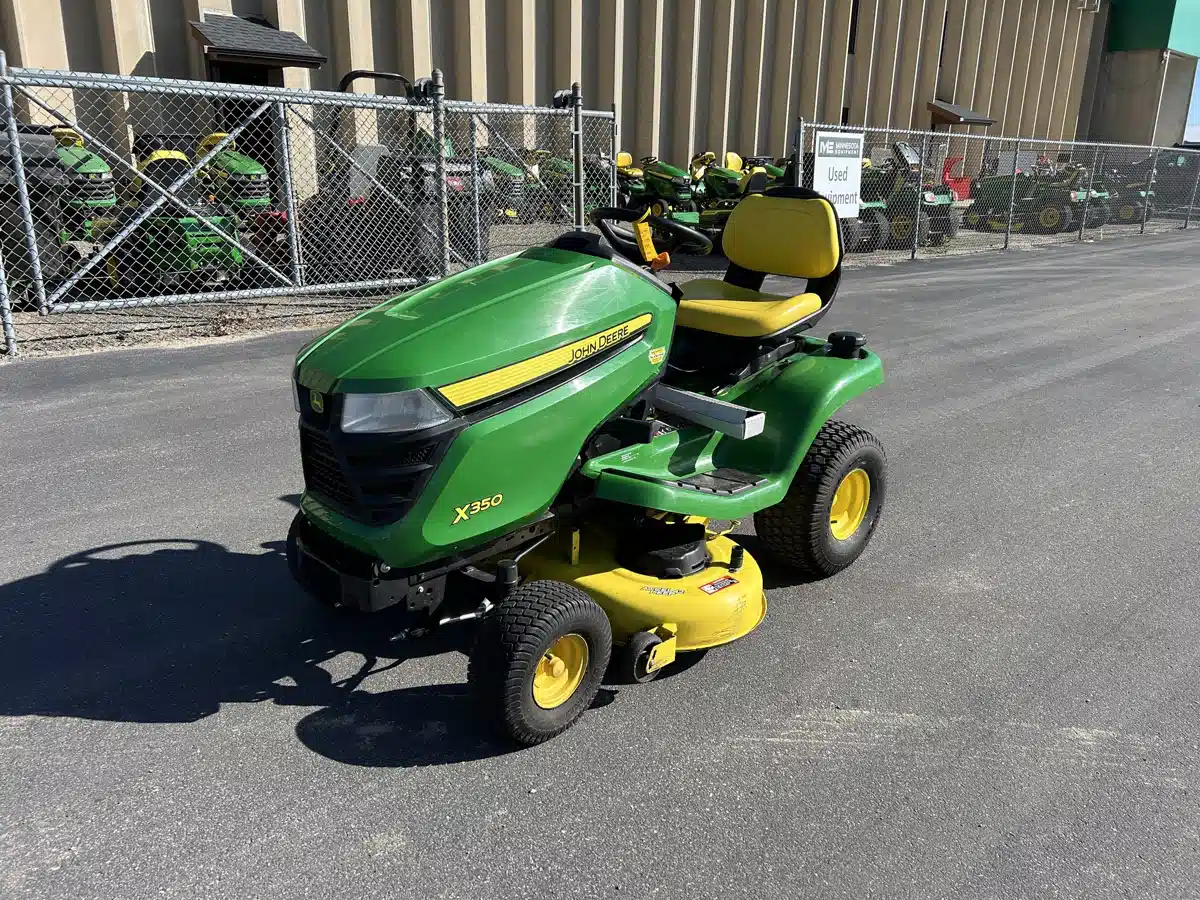 Photo de la Galerie 2 pour 2019 John Deere X350 Tracteur à pelouse