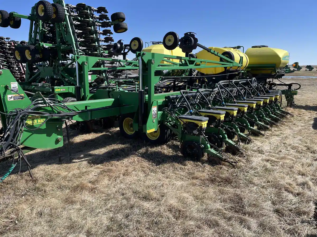 Gallery image 1 for Used 2009 John Deere DB60 Planter