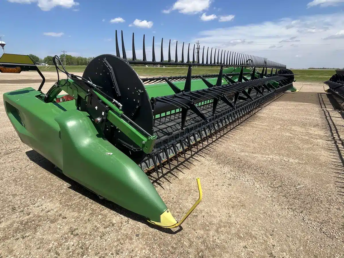 Gallery image 1 for Used 2022 John Deere RD45F Header Combine