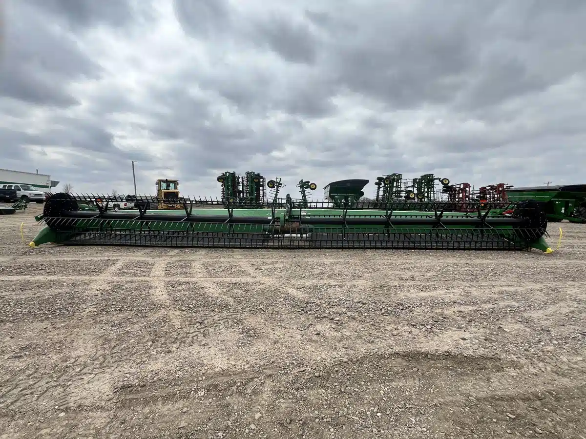 Gallery image 2 for Used 2019 John Deere 745FD Header - Draper