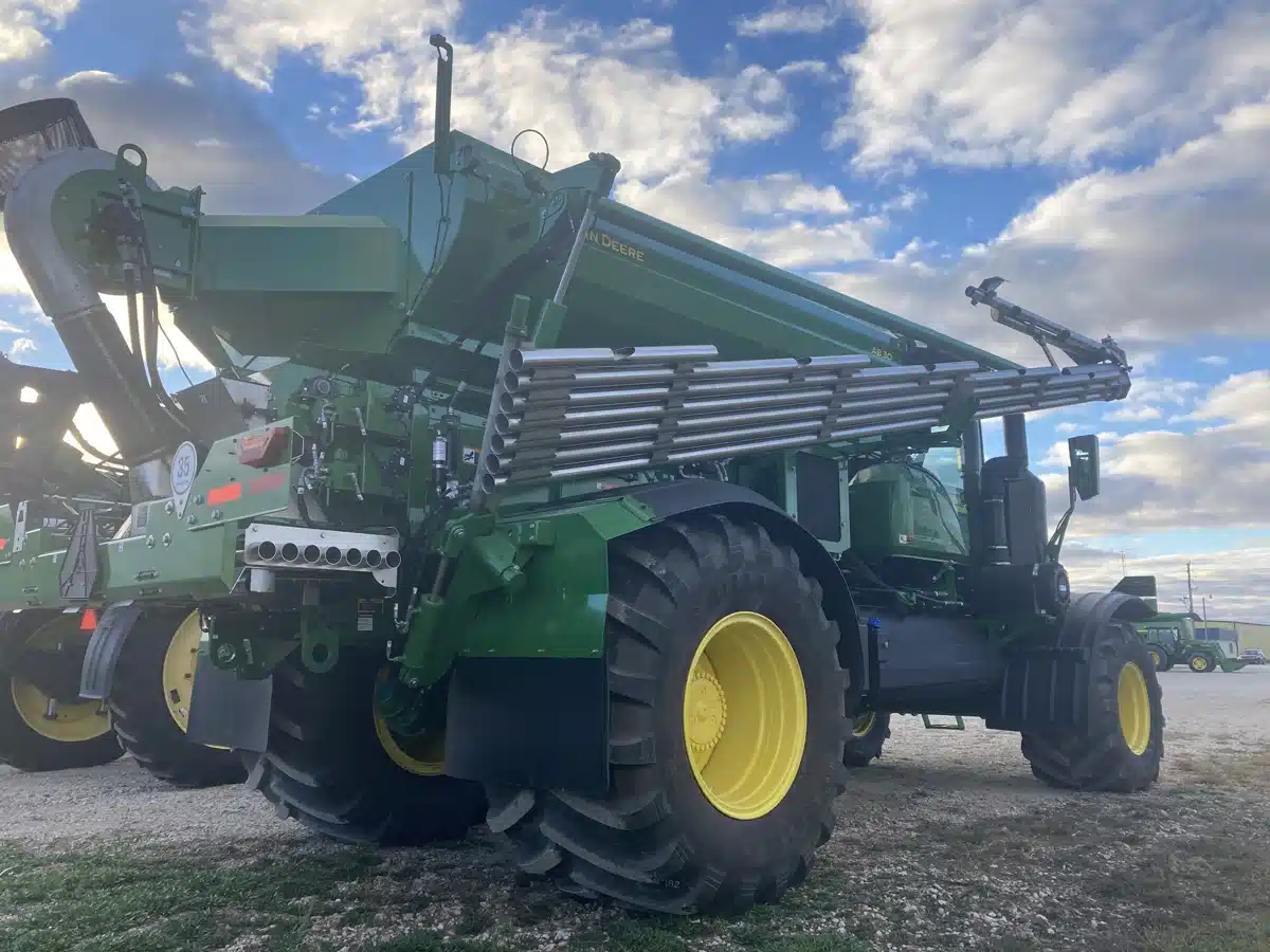 Gallery image 2 for Used 2022 John Deere 800R Anhydrous Applicator
