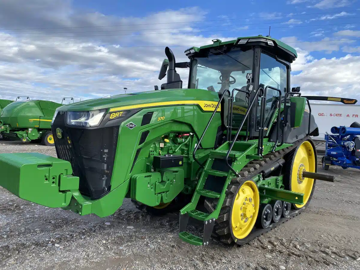 Gallery image 1 for Used 2023 John Deere 8RT 370 Tractor