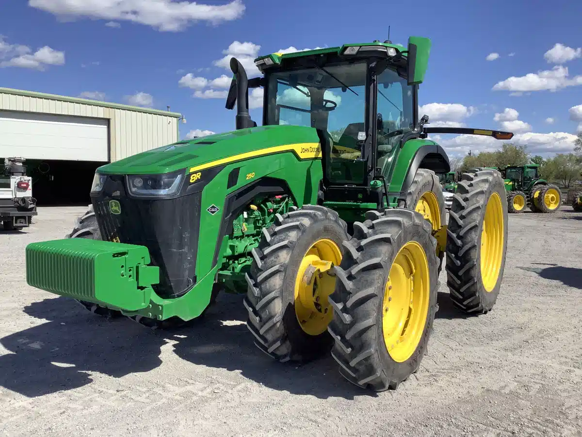 Gallery image 2 for Used 2021 John Deere 8R 250 Tractor