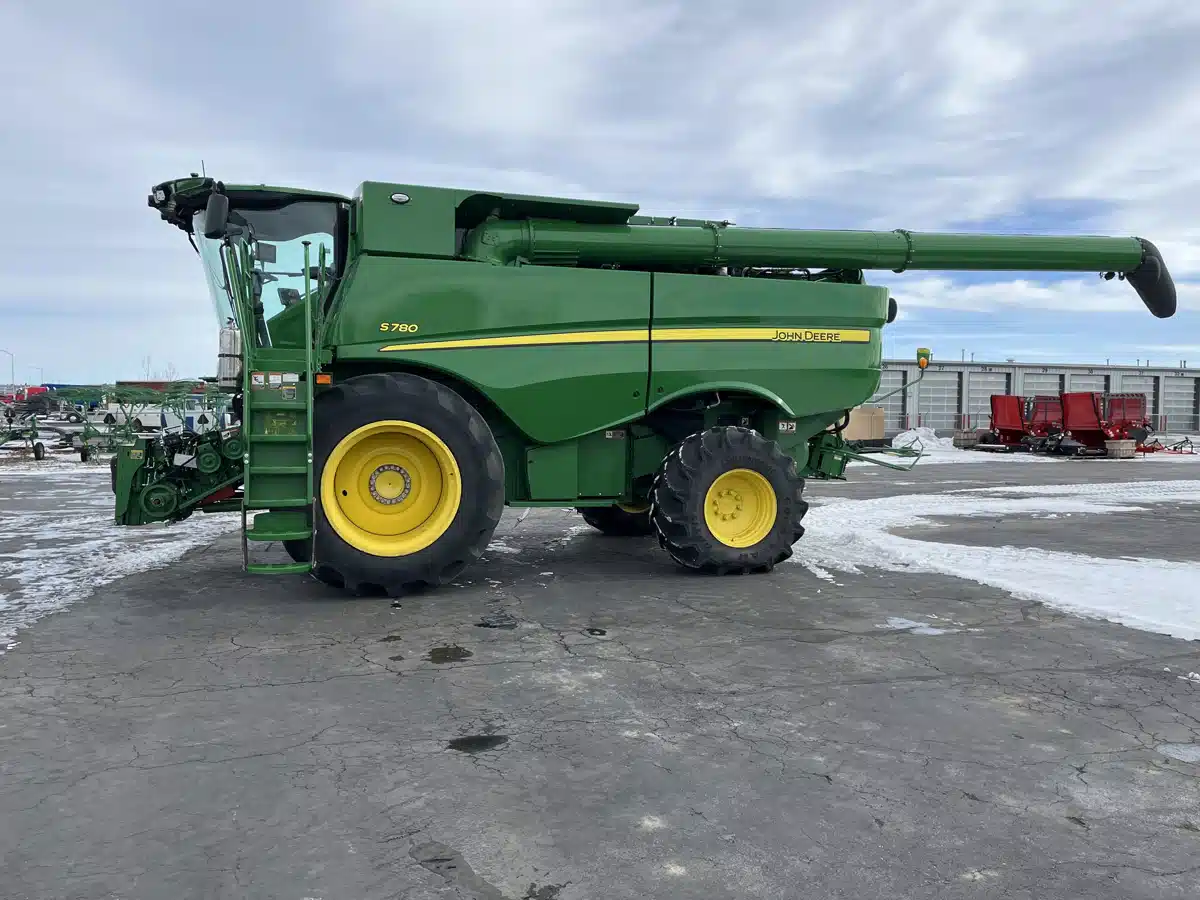 Gallery image 2 for Used 2023 John Deere S780 Combine