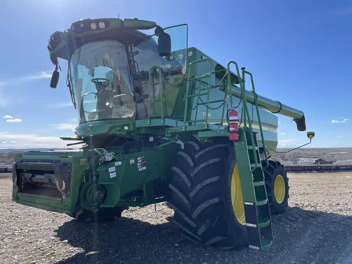 Gallery image 2 for Used 2023 John Deere S770 Combine