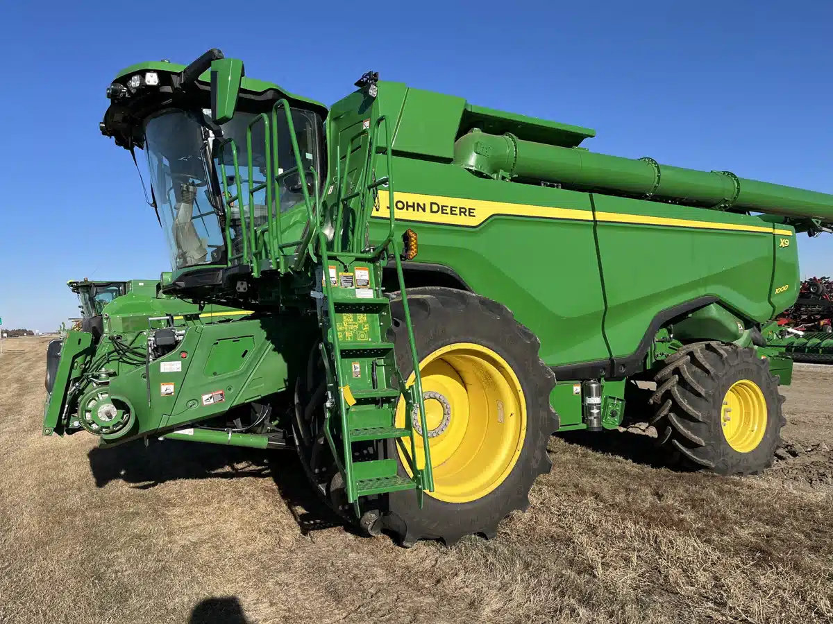 Gallery image 1 for Used 2023 John Deere X9 1000 Combine