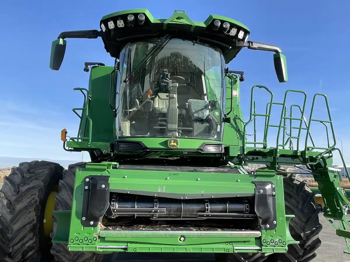 Gallery image 2 for Used 2023 John Deere X9 1100 Combine