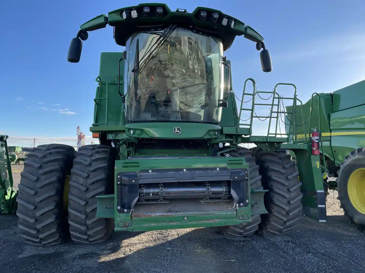 Gallery image 2 for Used 2023 John Deere S780 Combine